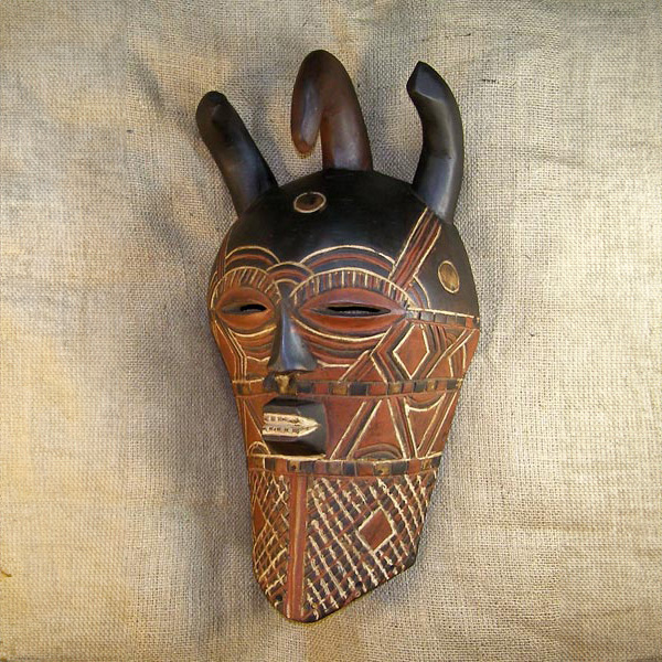 Tetela Mask 2 Left Angle