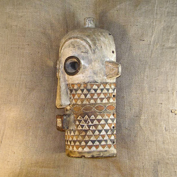 Tetela Mask 4 left side