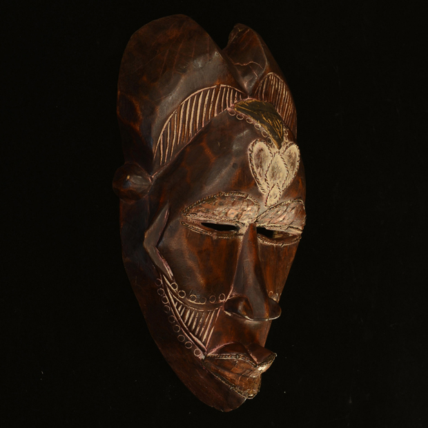 Tikar Mask 13 Left Angle