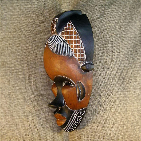 Tikar Mask 32 left side