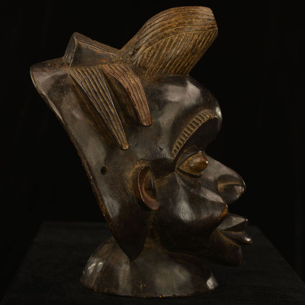 African Tikar mask Right Side
