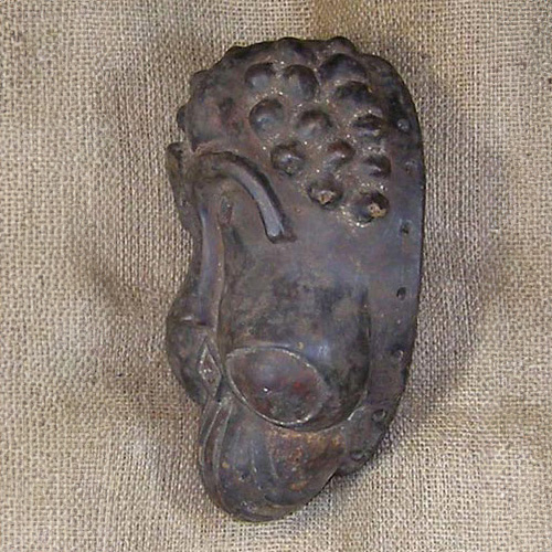 Tikar Mask 26 left side