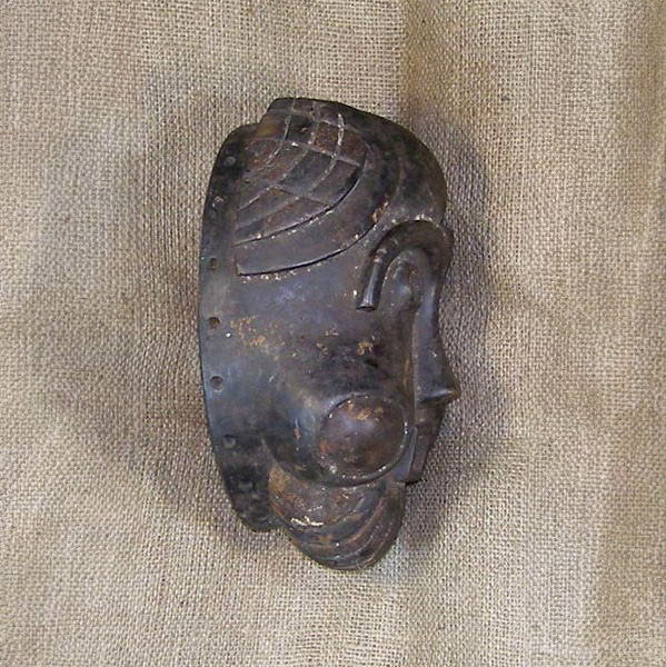 Tikar Mask 27 Right Side