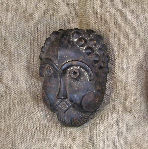 Tikar Mask 28 Left Angle