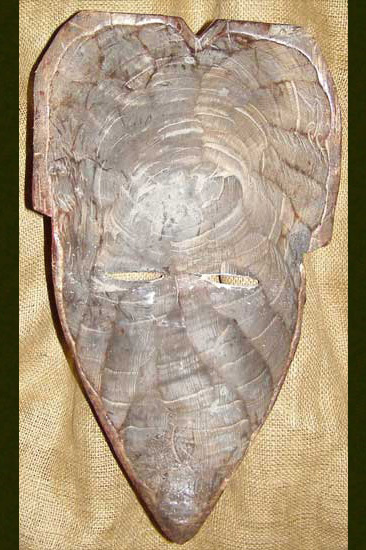 Tikar Mask 8 Left Angle