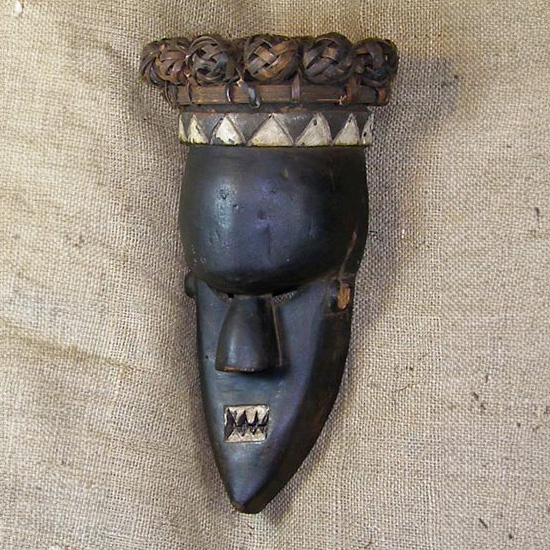 Yaka Mask 5 Left Angle