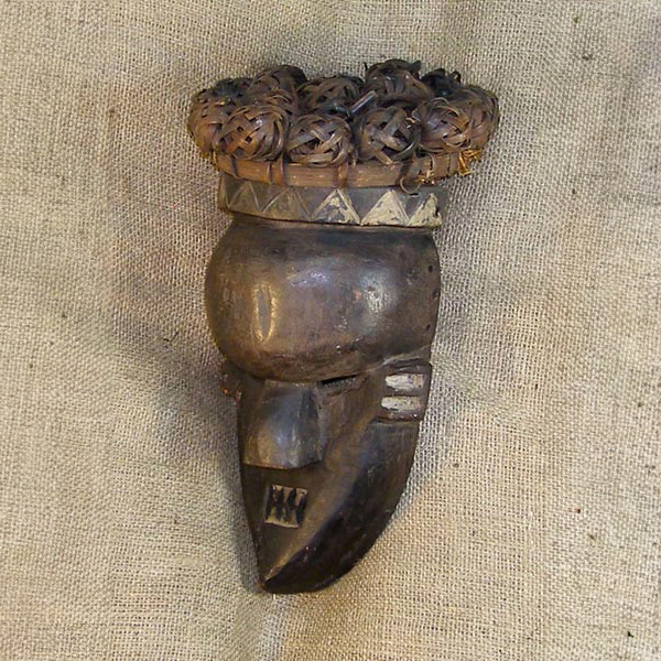 Yaka Mask 6 Left Angle