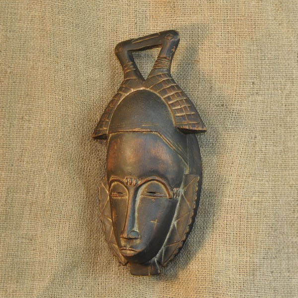Yaure Mask 24 Left Angle
