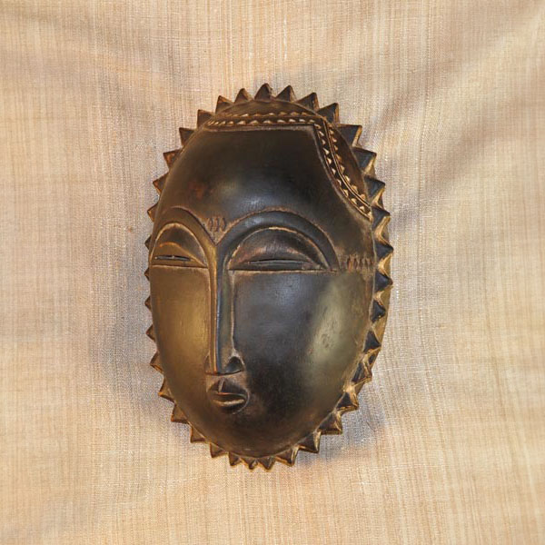 Yaure Mask 27 Left Angle