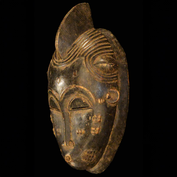 Yaure Mask 29 Left Angle