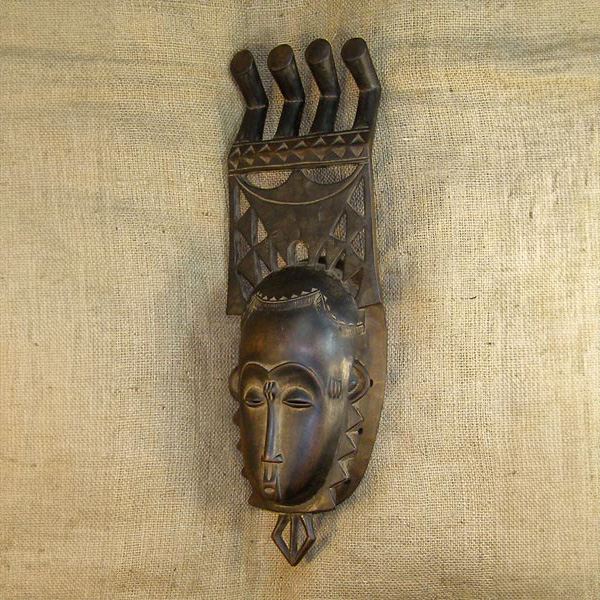 Yaure Mask 13 Left Angle