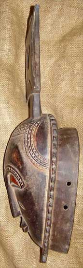 Yaure Mask Left Angle