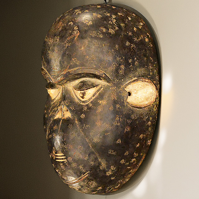 Yombe Monkey Mask 3 Left Angle