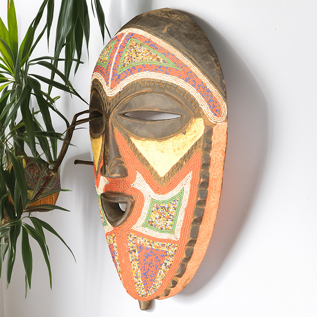 African luba mask Left Angle