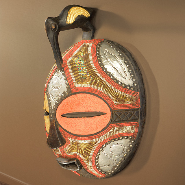 African luba mask Left Angle